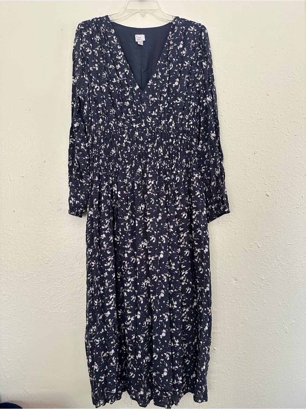 a new day Navy and White Floral V-Neck Maxi Dress EUC